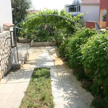 Appartement With A Parking Space Mandre, Pag - 6473 Kolan