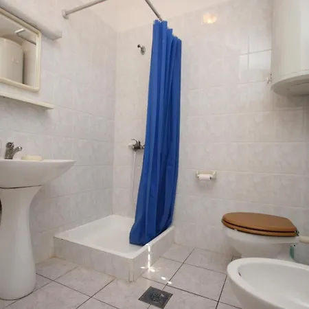With A Parking Space Mandre, Pag - 6473 Appartement *